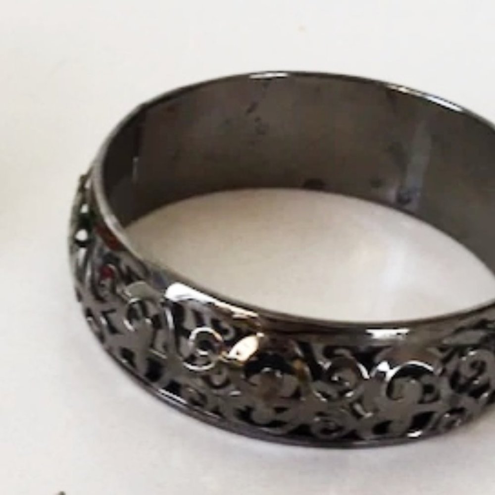 Ladies Bracelets - Picture 2 of 3